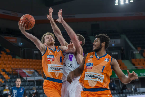 这让一些球 这让一些球